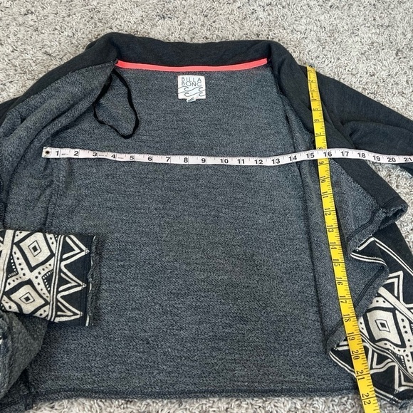 Billabong Long Sleeve Open Front Cardigan Sweater Gray White Southwestern Small - Picture 4 of 6